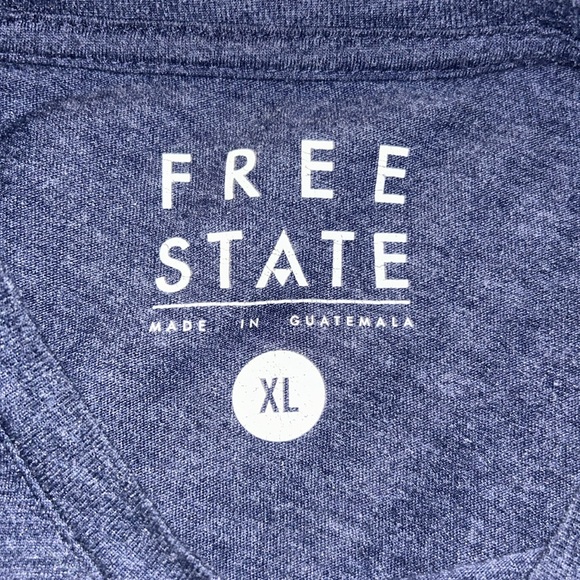 Floral Design Basic Tee - Picture 4 of 5